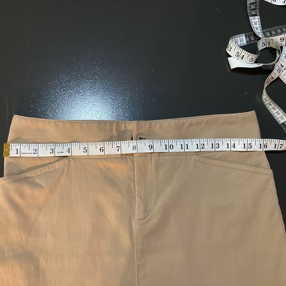 Banana Republic Factory Khaki skirt, size 4. 🍁 A must have for every wardrobe! - Picture 4 of 6
